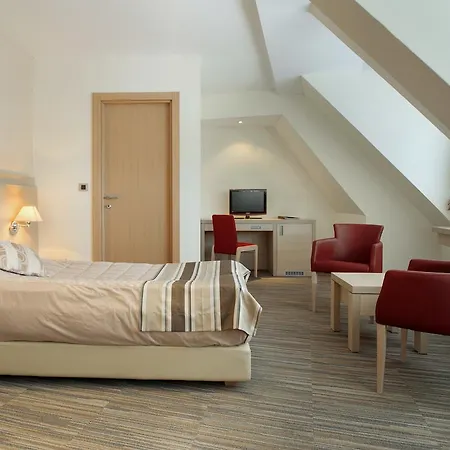 Hotel Angella 4*