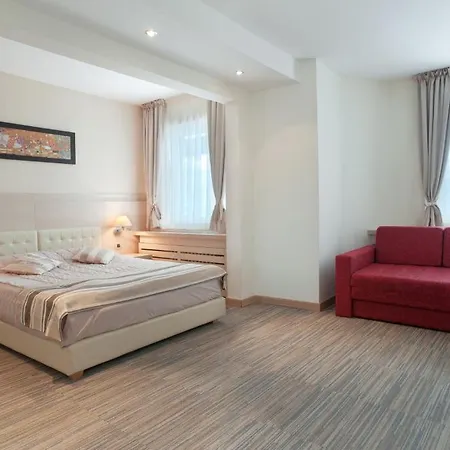 Angella Hotel 4*